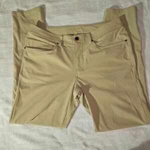 Lululemon Men’s Khaki Pants Size 32x30
